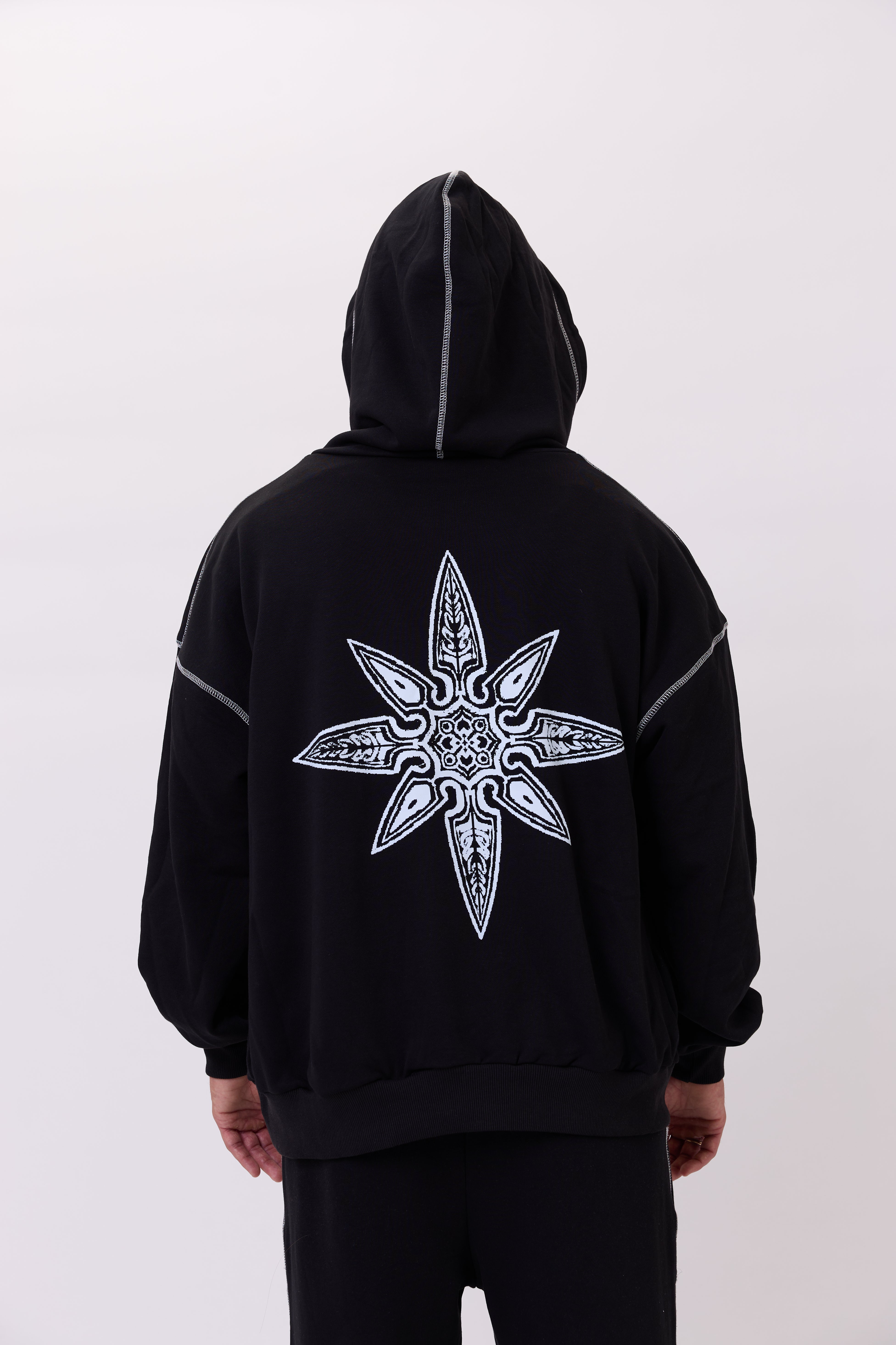 קפוצ'ון תפרים שחור