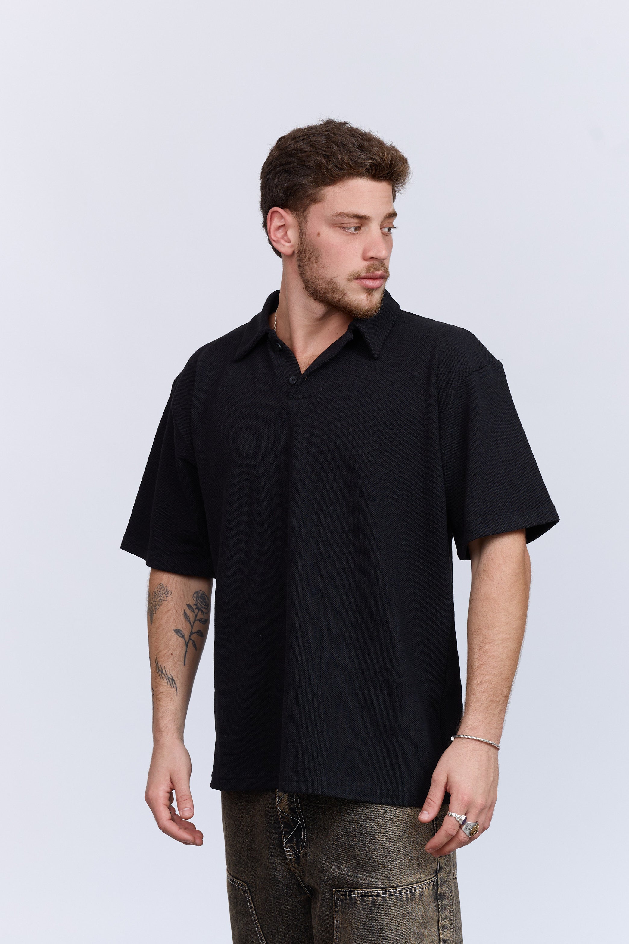 פולו שחור קצר