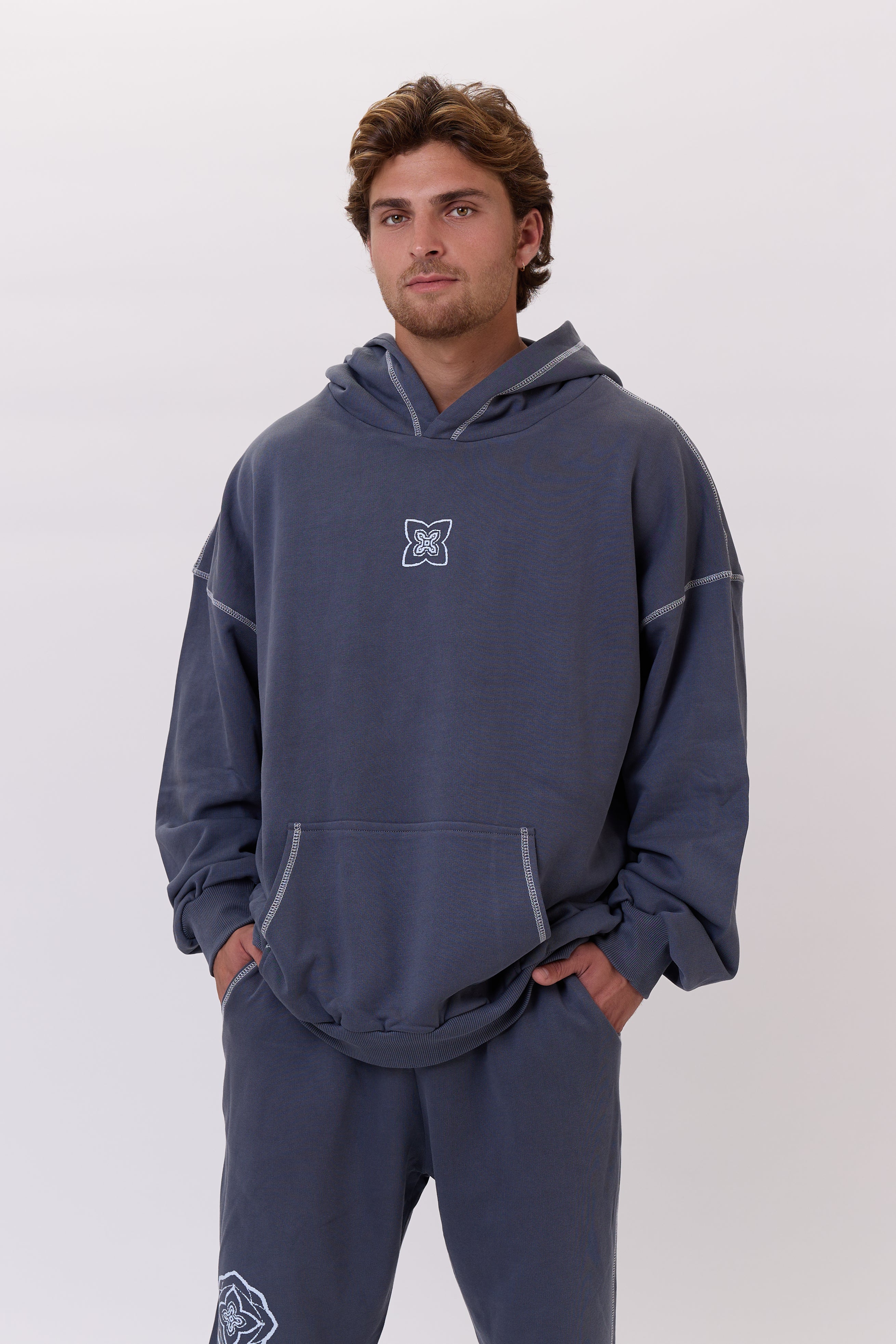 קפוצ'ון תפרים כחול