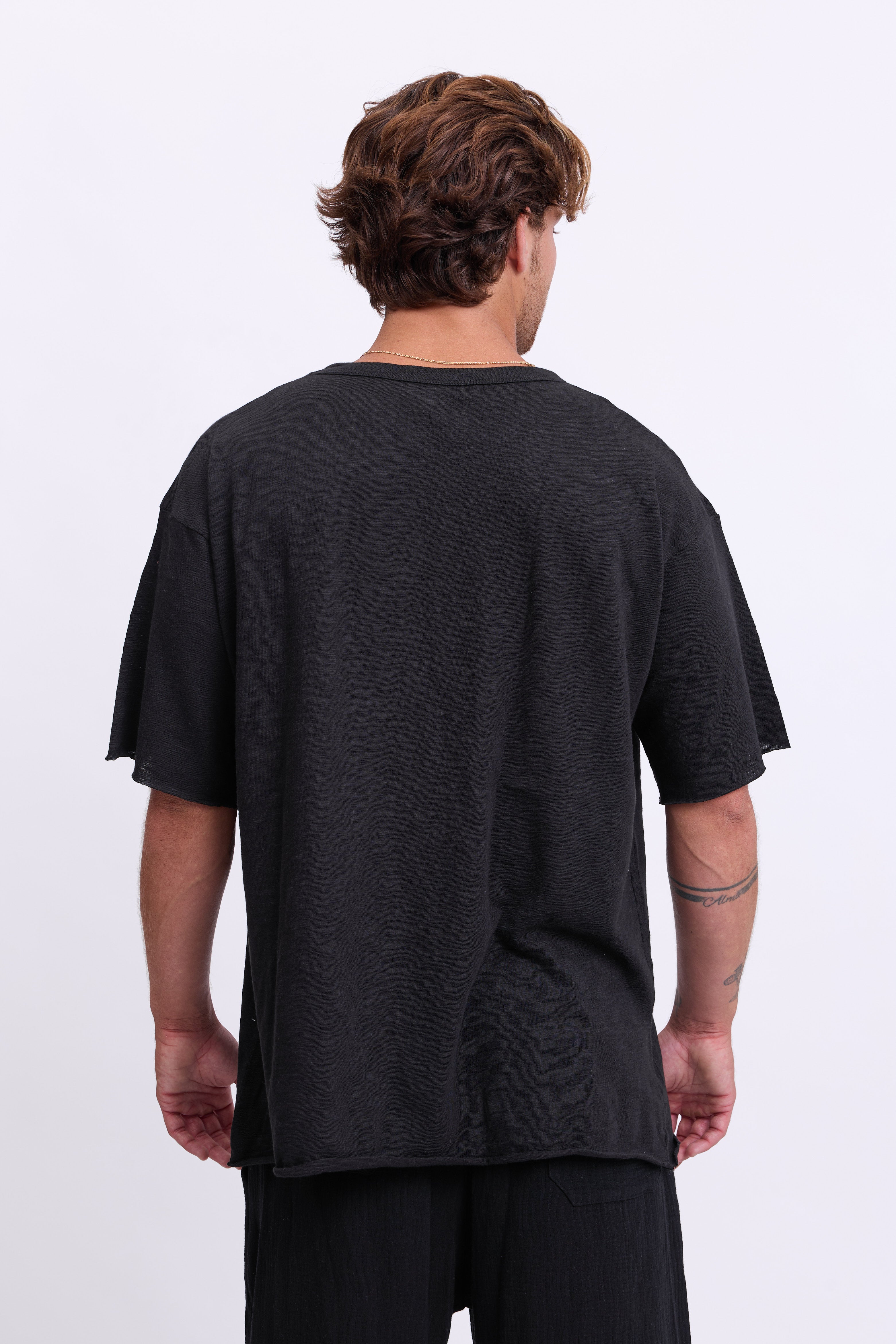 Basic Tee - שחור